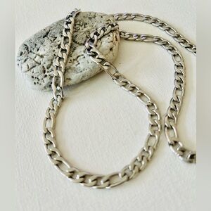 Figaro stainless steel chain, stainless steel men’s chain, NEW STRAITS TIMES